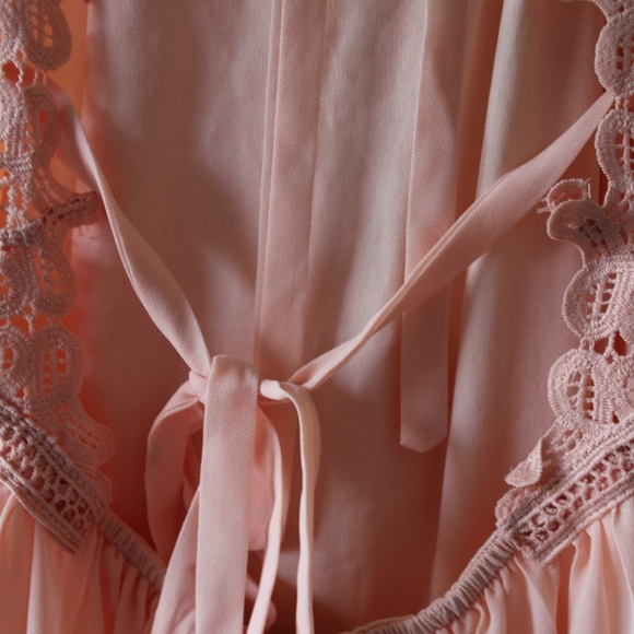Lulu’s Peach Lace Pleated Halter Maxi Dress XS - Picture 2 of 9